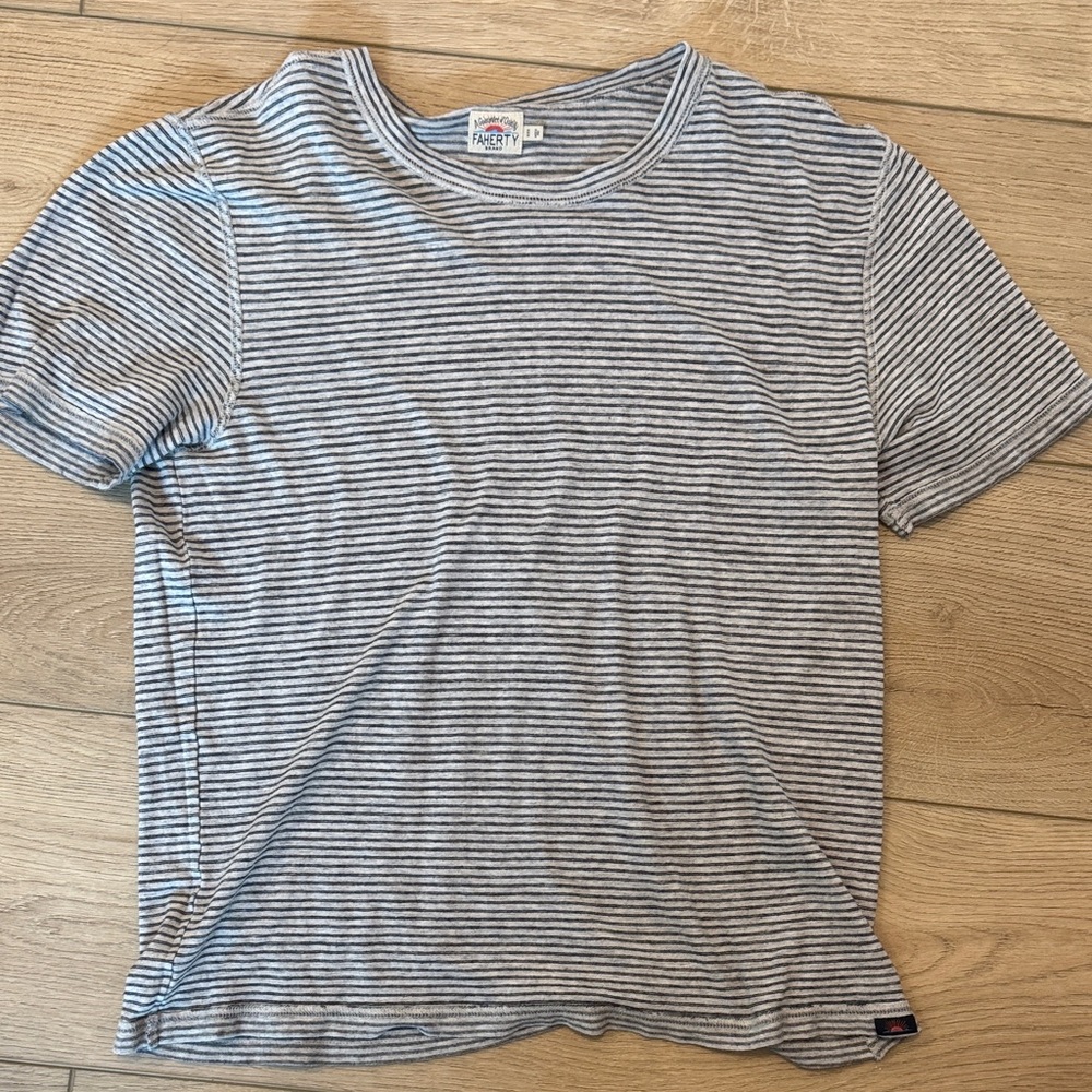 Faherty Short-Sleeve Vintage Chambray Tee